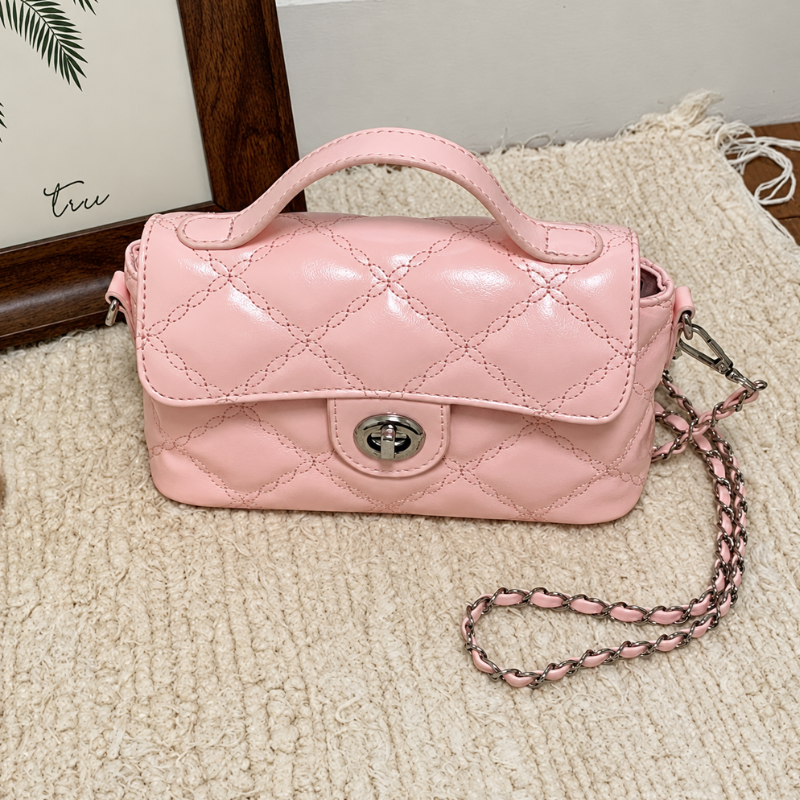 Chic Chain Commuter Women’s Shoulder Bag