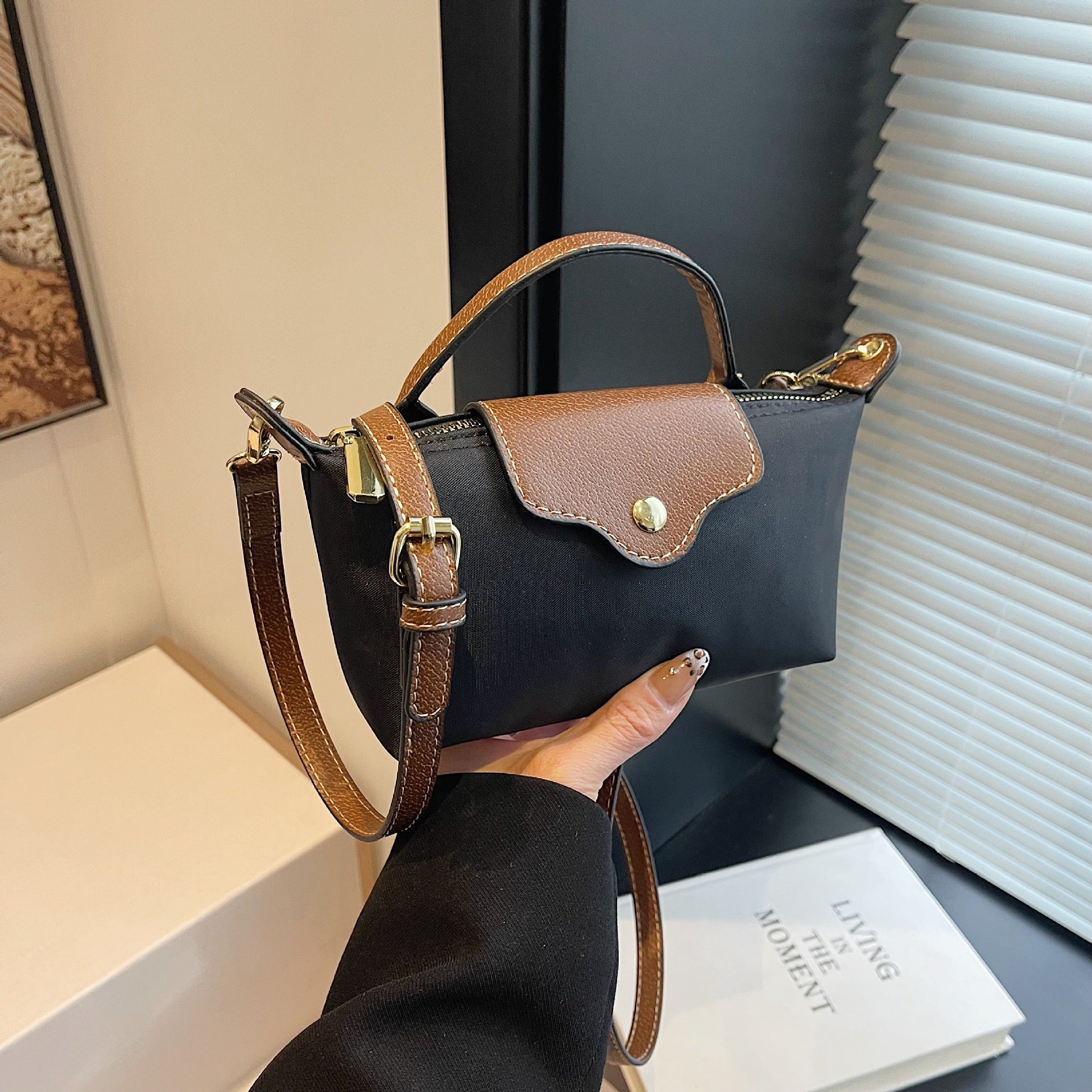 Trendy Square Crossbody Bag For Women