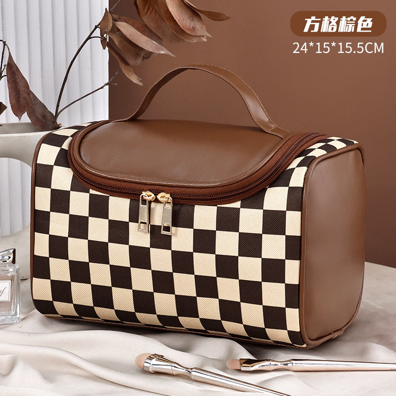 Stylish Glamour Portable Cosmetic Bag