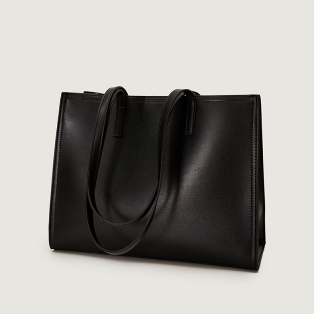 Elegant Commuter Luxe Large Capacity Shoulder Bag