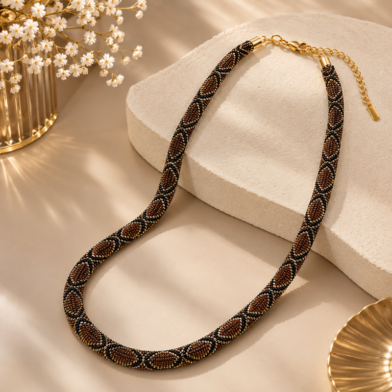 Crimson Snake-Pattern Mesh Necklace