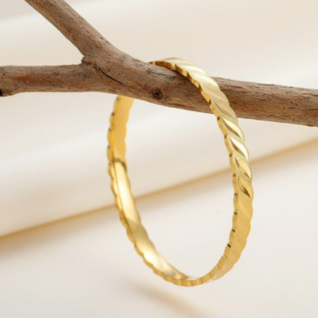 Elegant Gold-Tone Autumn Bracelet