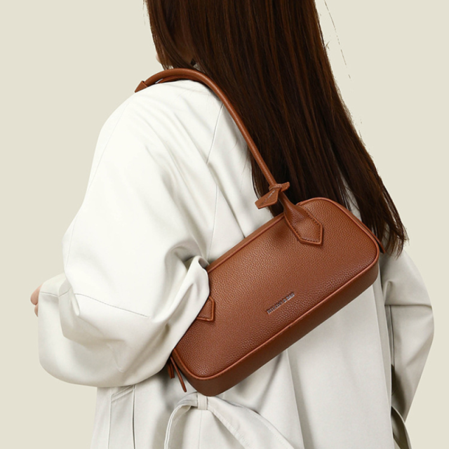 Elara Simple Chic Shoulder Bag
