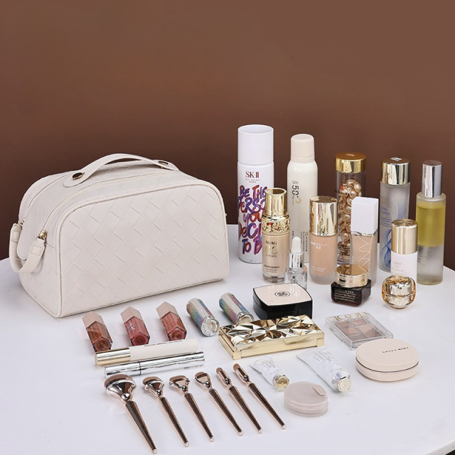 The Luxe Lattice Beauty Organizer