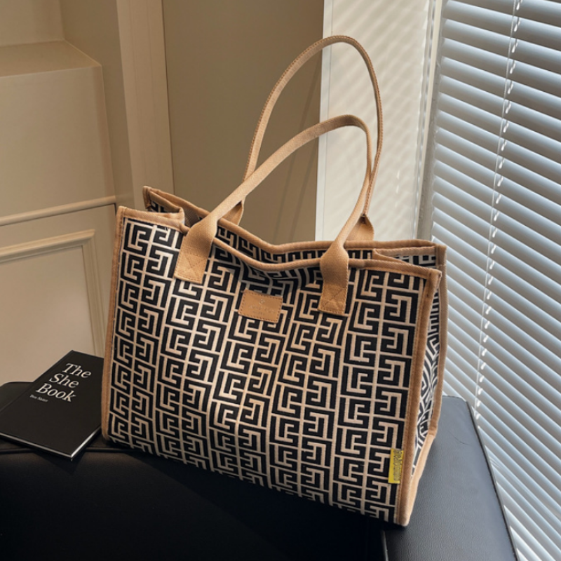 Élanora Tote Bag