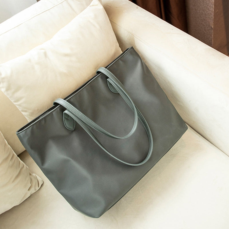 Women's Sleek Professional Shoulder Bag