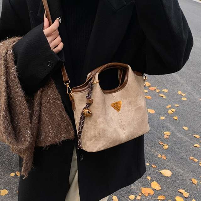 Premium Vintage Inspired Handbag with Contrast Trim