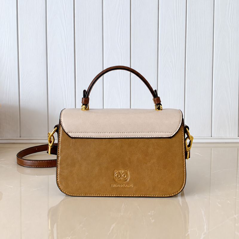 Elegant Cat Detail Handbag