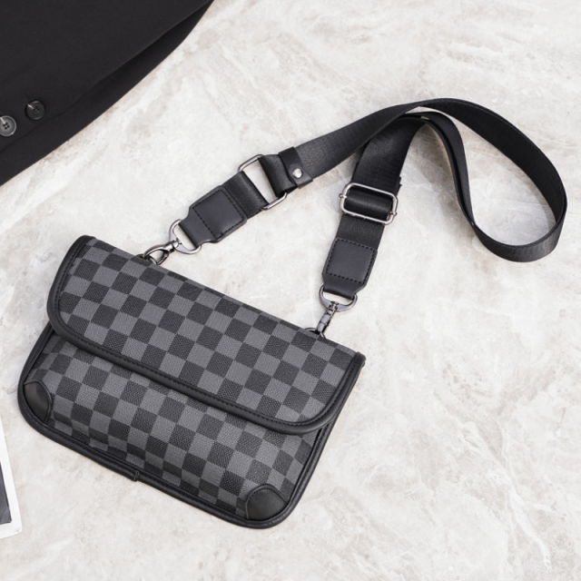 Trendy Plaid Tiger Head Crossbody Bag