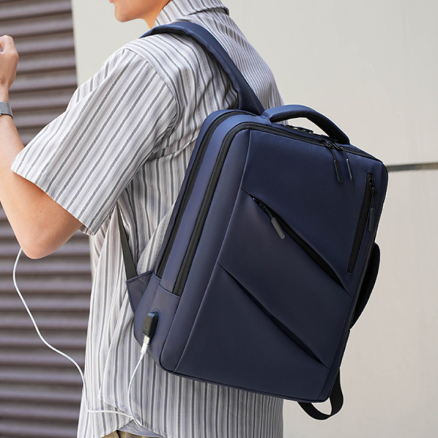 Urban Tech Large Capacity USB Charging Backpack