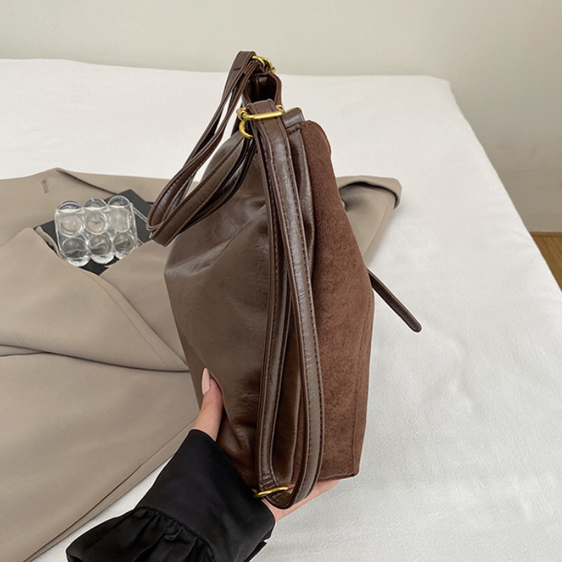 High-End Retro Commuter Shoulder Bag