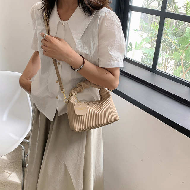 Retro Texture Pleated Crossbody Bag