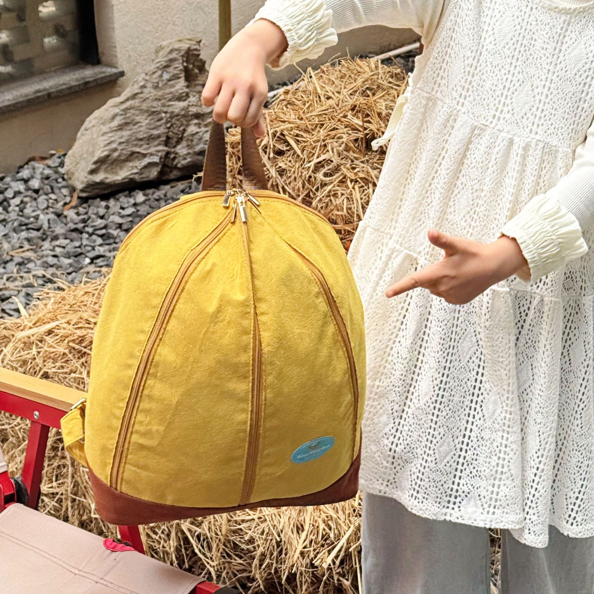 Oversized Bow Women’s Backpack