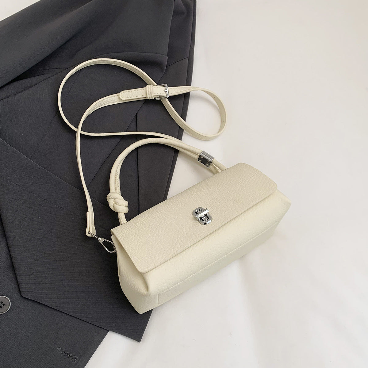 Vintage Luxe Women’s Shoulder Bag