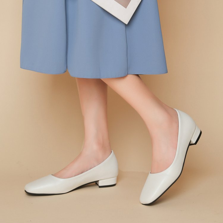 Low Heel Shallow Mouth Commuter Pumps
