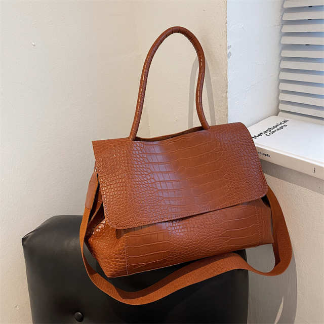 Wide-Band Commuter Shoulder Tote Bag