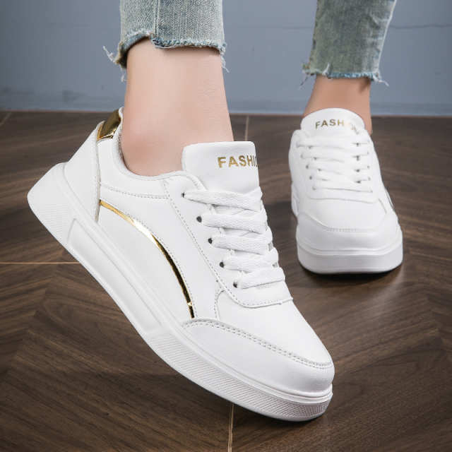 Versatile Thick-Soled Heel-Increasing Sneakers