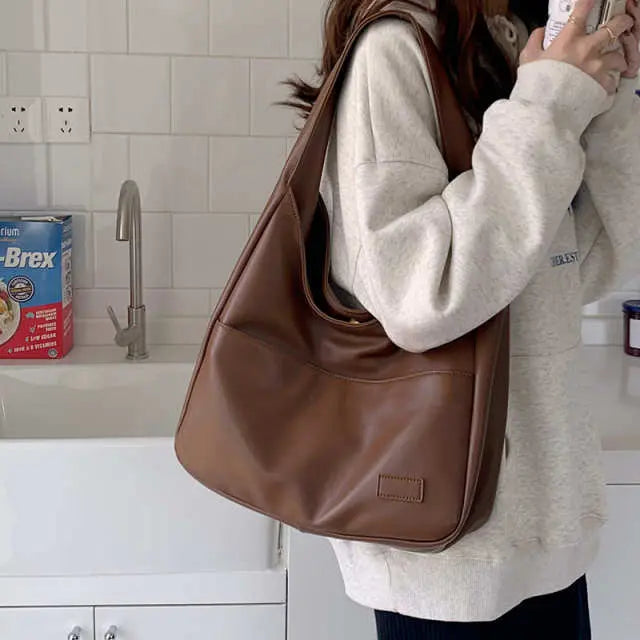 Retro Casual PU Leather Large Capacity Commuter Shoulder Bag