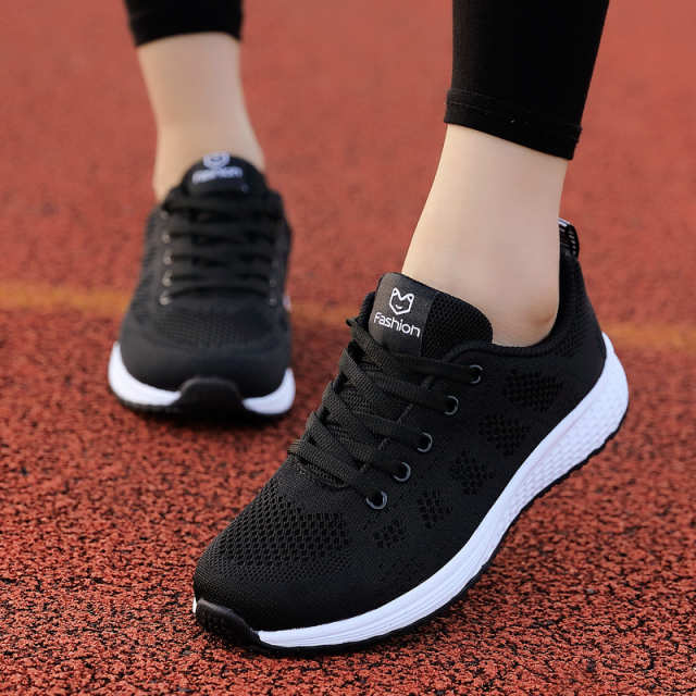 Women’s Fly Knit Lace-Up Mesh Runner Shoes
