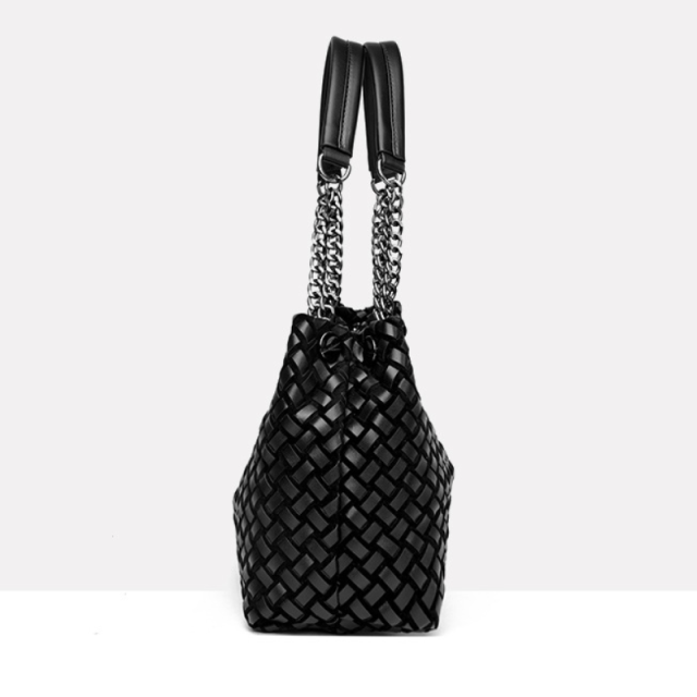 Retro Woven One Shoulder Bag