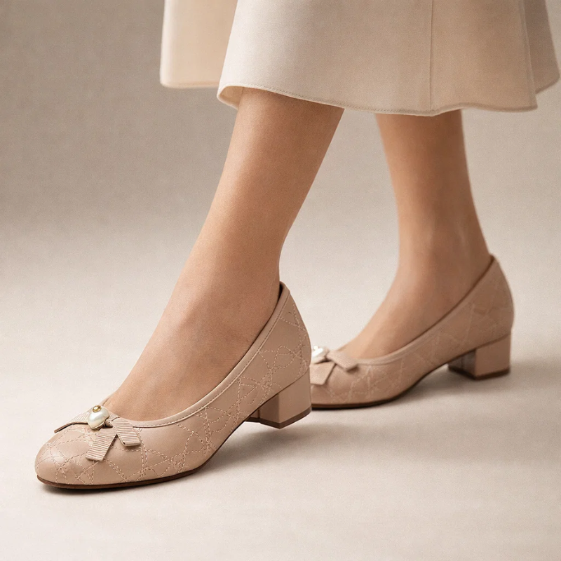 Bow Diamond Round Toe Chunky Pumps