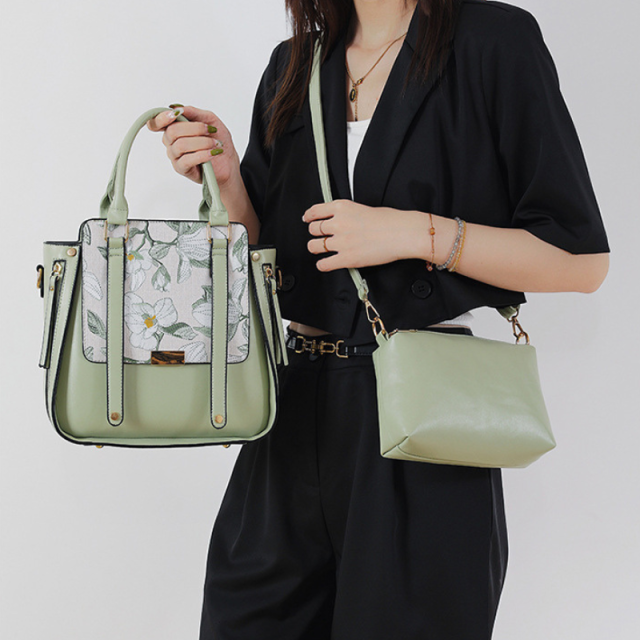 Trendy Printed Women’s Multi-Piece Sync Set Bag