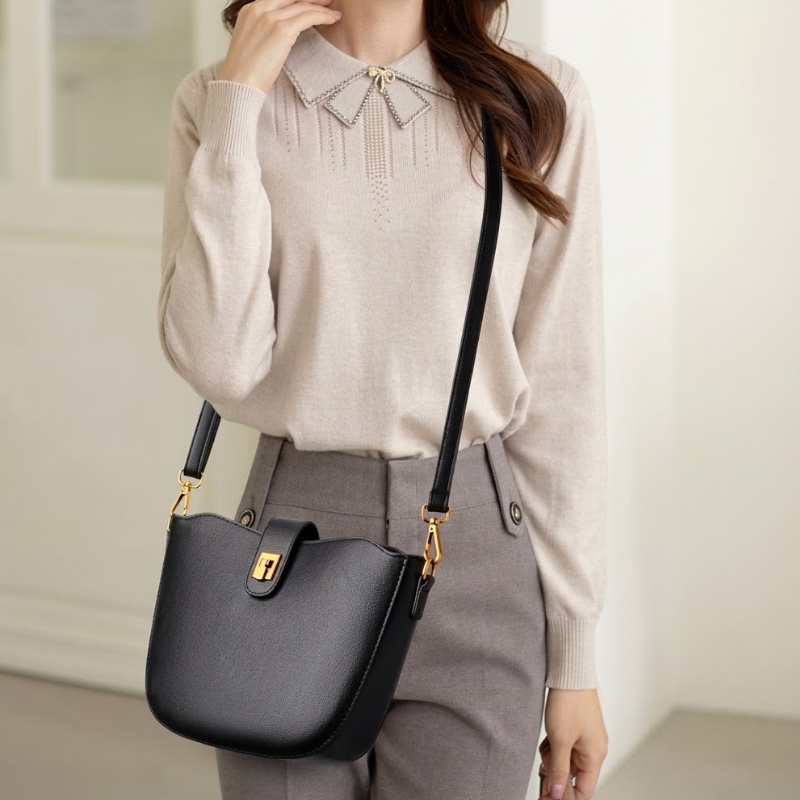 Classic Buckle Shoulder Bag