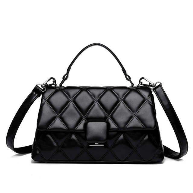 Elegant Quilted Flap Handbag with Crossbody Strap