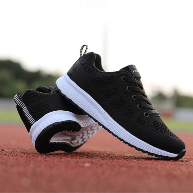 Women’s Fly Knit Lace-Up Mesh Runner Shoes