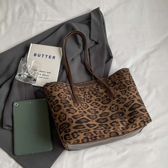 Lyrixa Forge Zenith Bound Executive Tote Bag