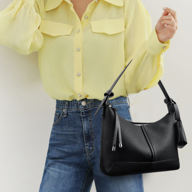 Soft Leather Niche Underarm Shoulder Bag For Women