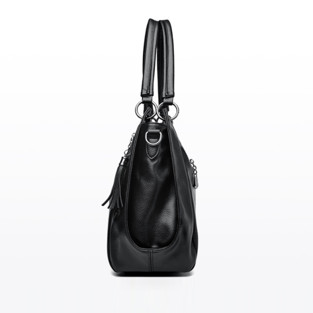 Elegant Large Capacity Women’s Shoulder Bag For Work And Everyday Use