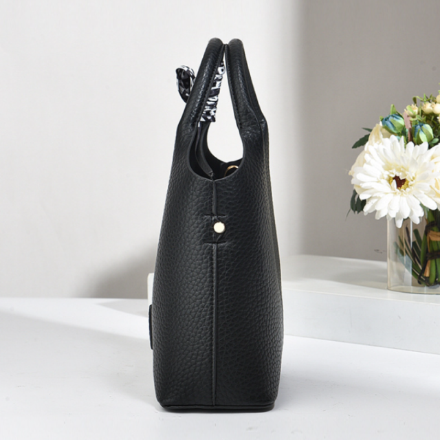 Large Capacity Color-Matching Fashion Handbag