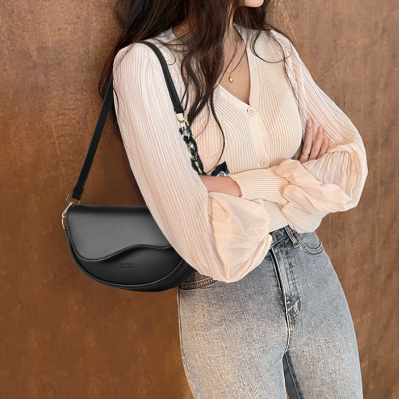 Saddle Muse Underarm Shoulder Bag