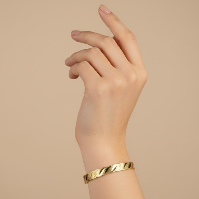 Elegant Gold-Tone Autumn Bracelet