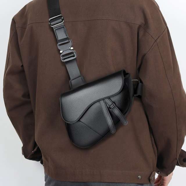 Soft Curve Textured Men's Crossbody saddle Bag