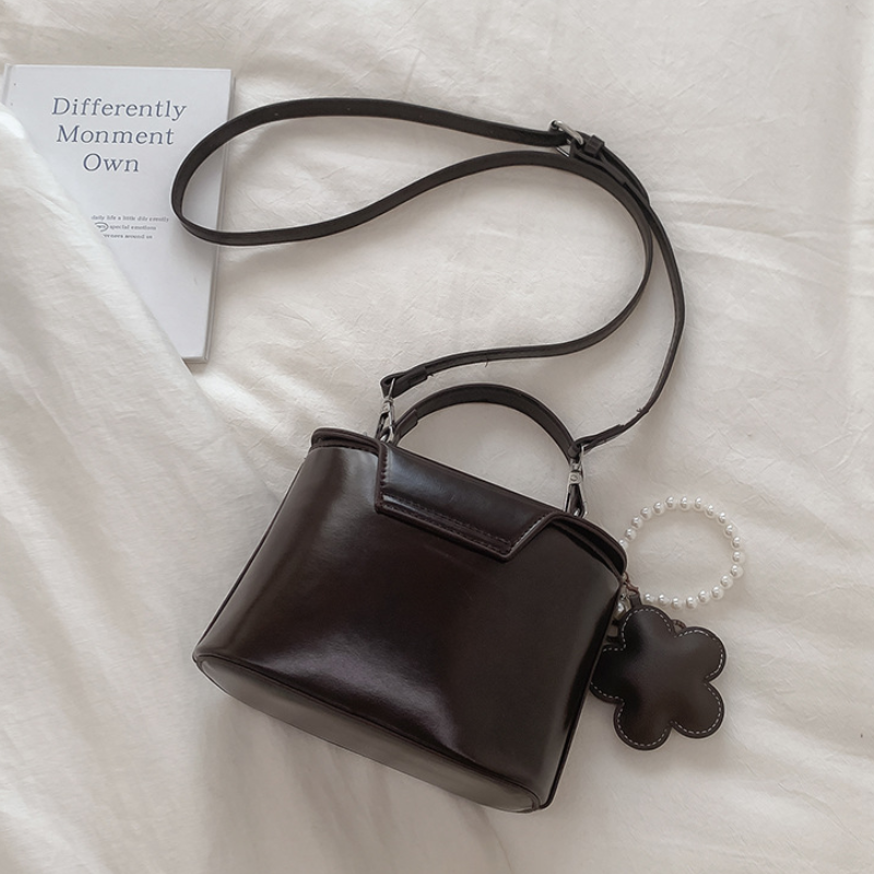 Everyday Allure Women’s Shoulder Bag
