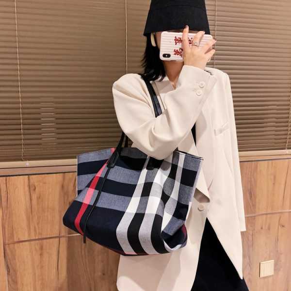 Large Capacity Foreign Style Shoulder Tote Handbag