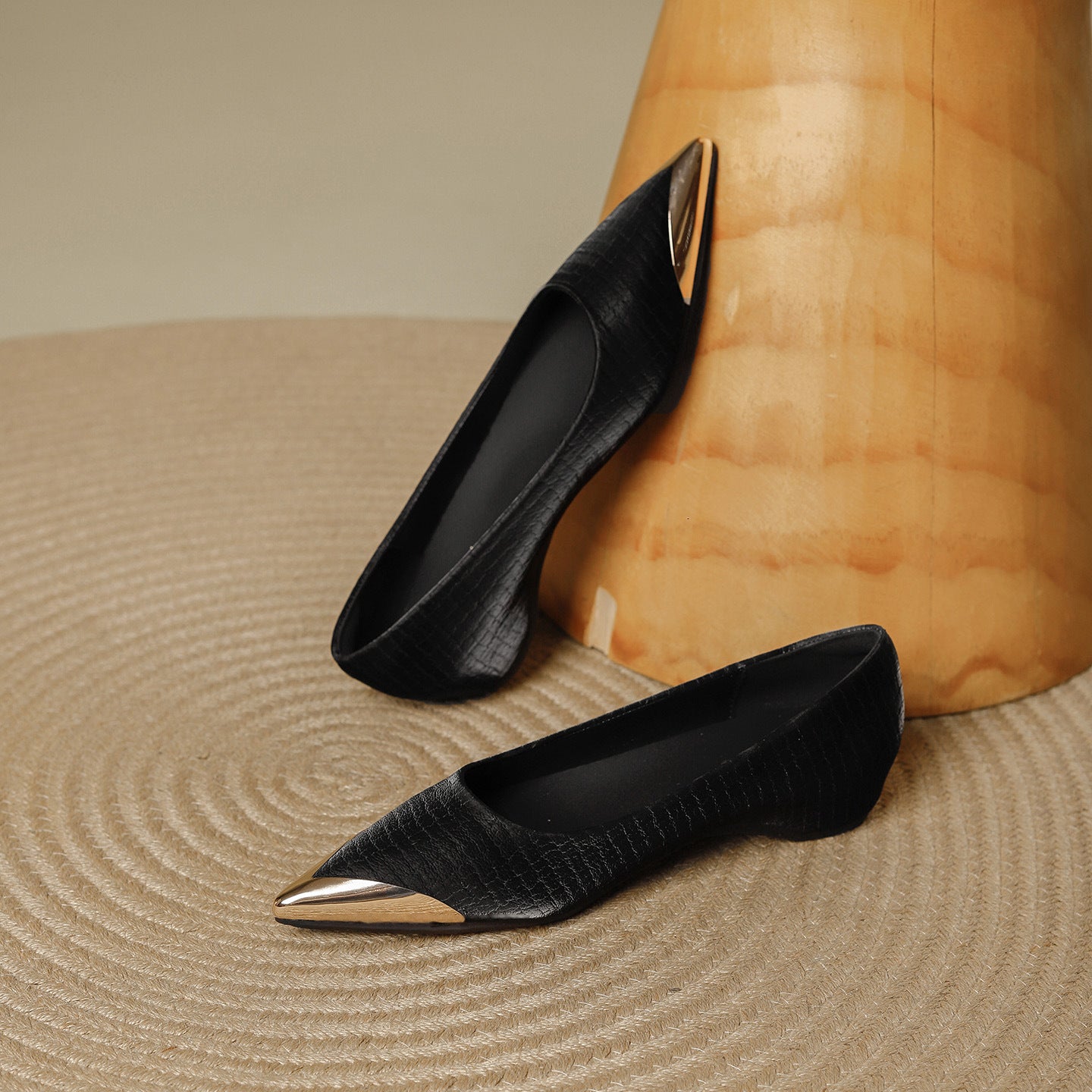 Metal Pointed Toe Low Heel Pumps