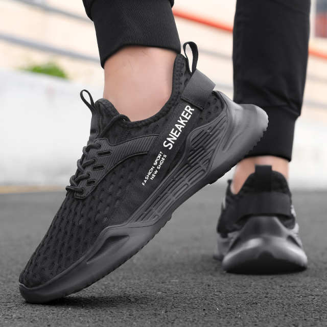 Men’s Air Lift Mesh Height-Boost Runner Shoes
