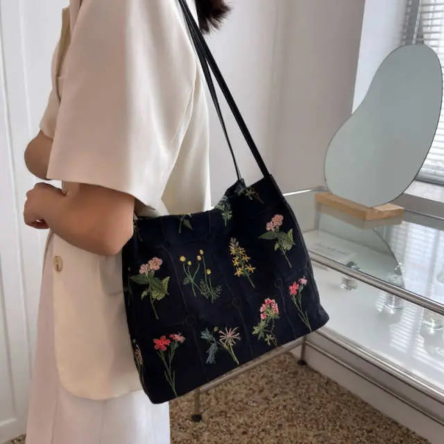 New Trend Women's Tote Bag