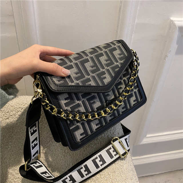 Women's Retro Shoulder Bag