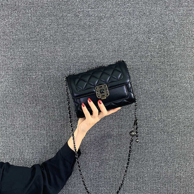 Flawless Quilted Crossbody Bag