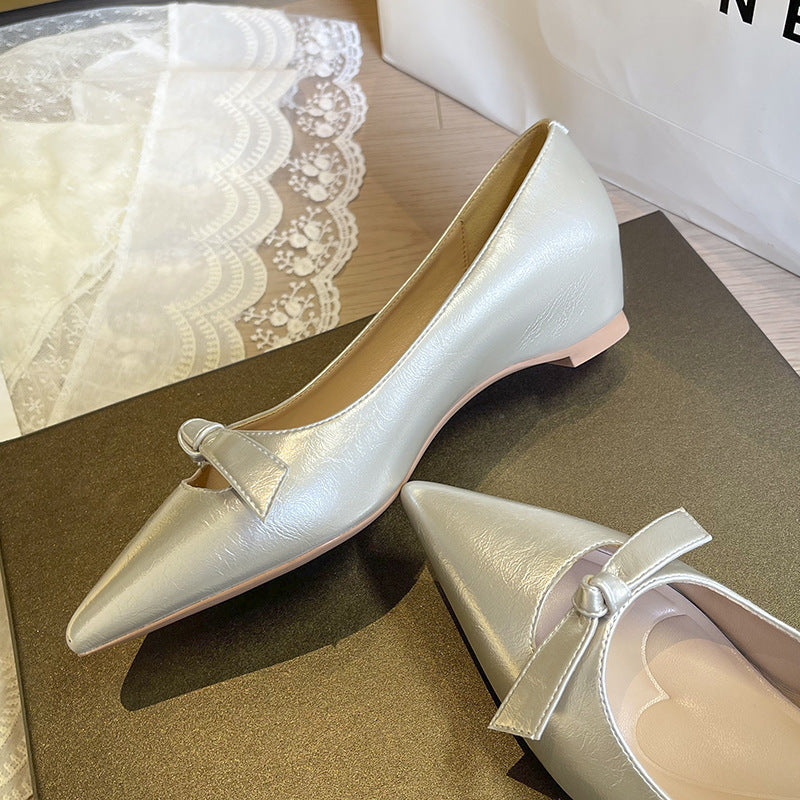 Bow-Tie Pointed Toe Wedge Heel Pumps