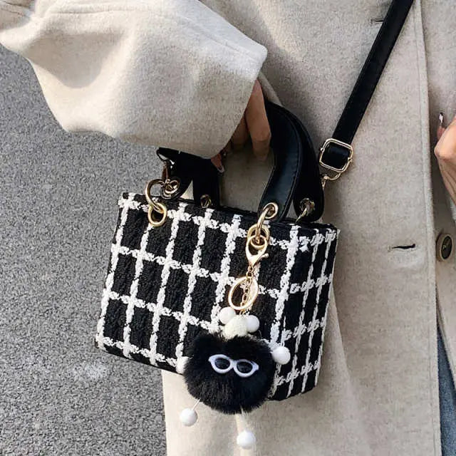 Classic Plaid Design Crossbody Bag