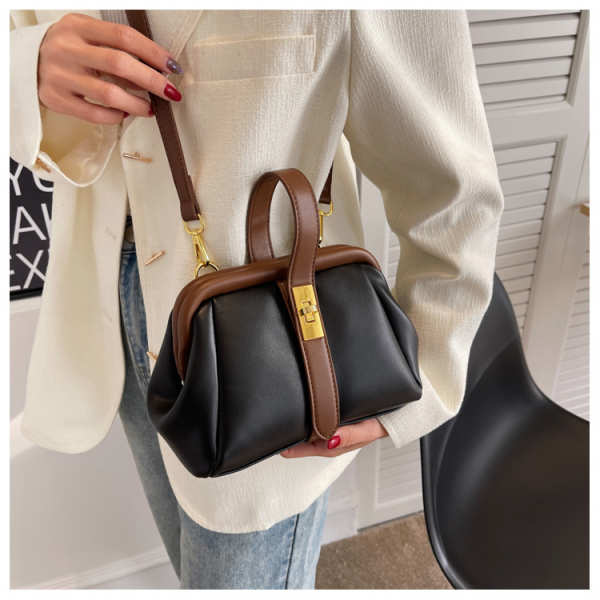 New Fashion Versatile Messenger Bag