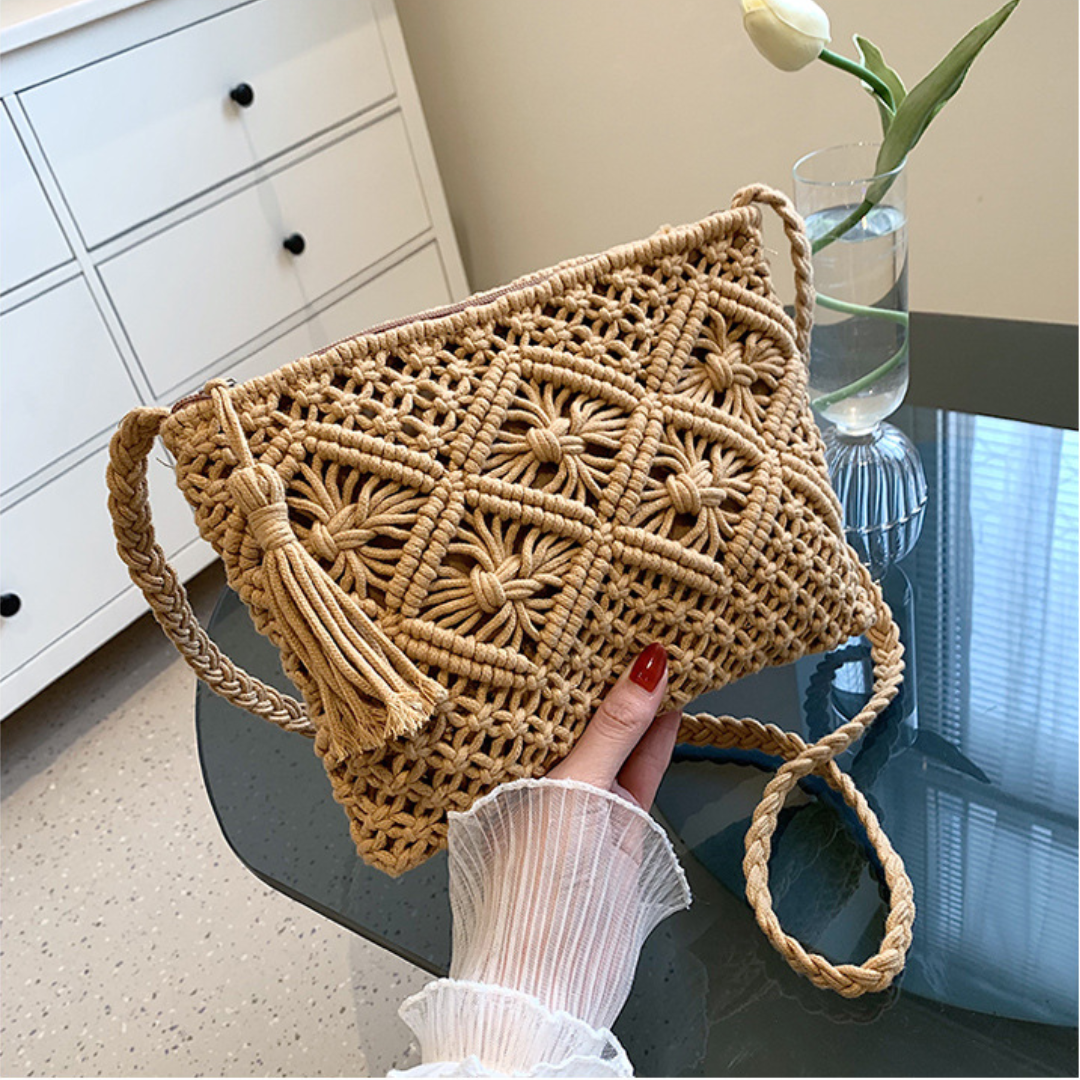 Casual Chic Straw Crossbody Bag