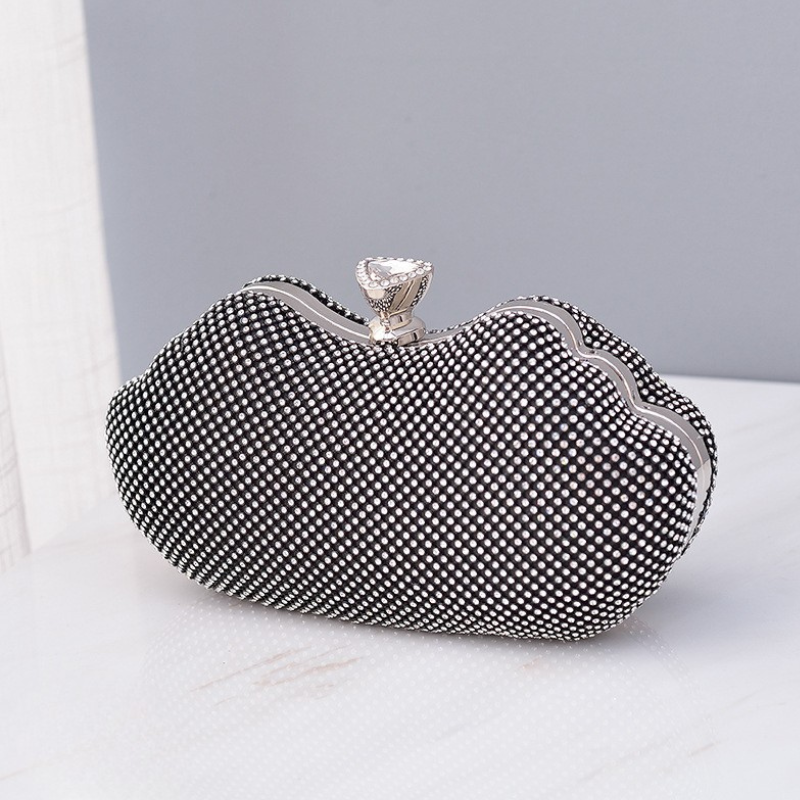 Glimmering Rhinestone Scallop Clutch Bag