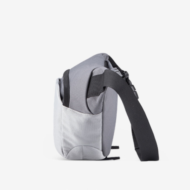 Men’s Large Capacity Lightweight Crossbody Bag With Front And Back Zippers