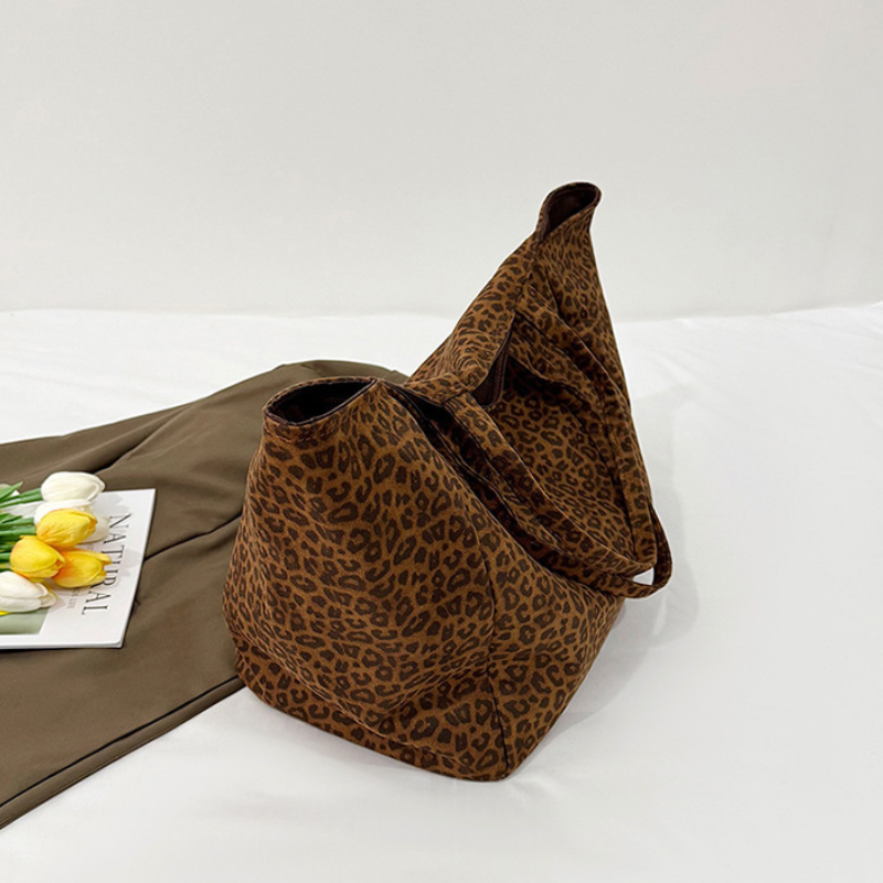 Leopard Canvas Women’s Travel Tote Bag